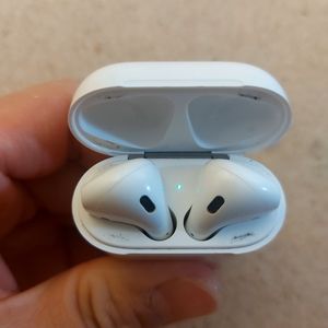 Apple AirPods 1st Generation with Charging Case - White